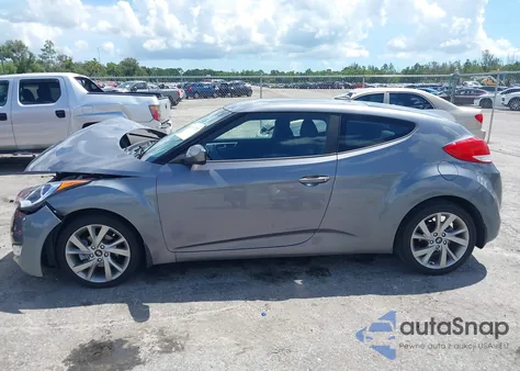 2017 Hyundai Veloster z USA, uszkodzony, nr VIN KMHTC6AD7HU321705